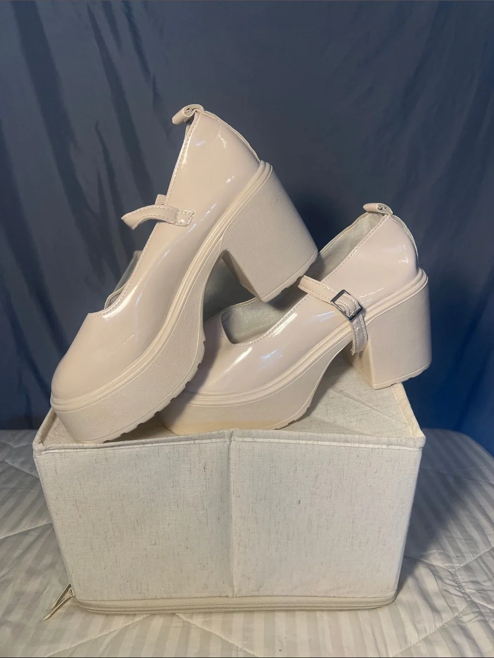 SHEIN chic cream